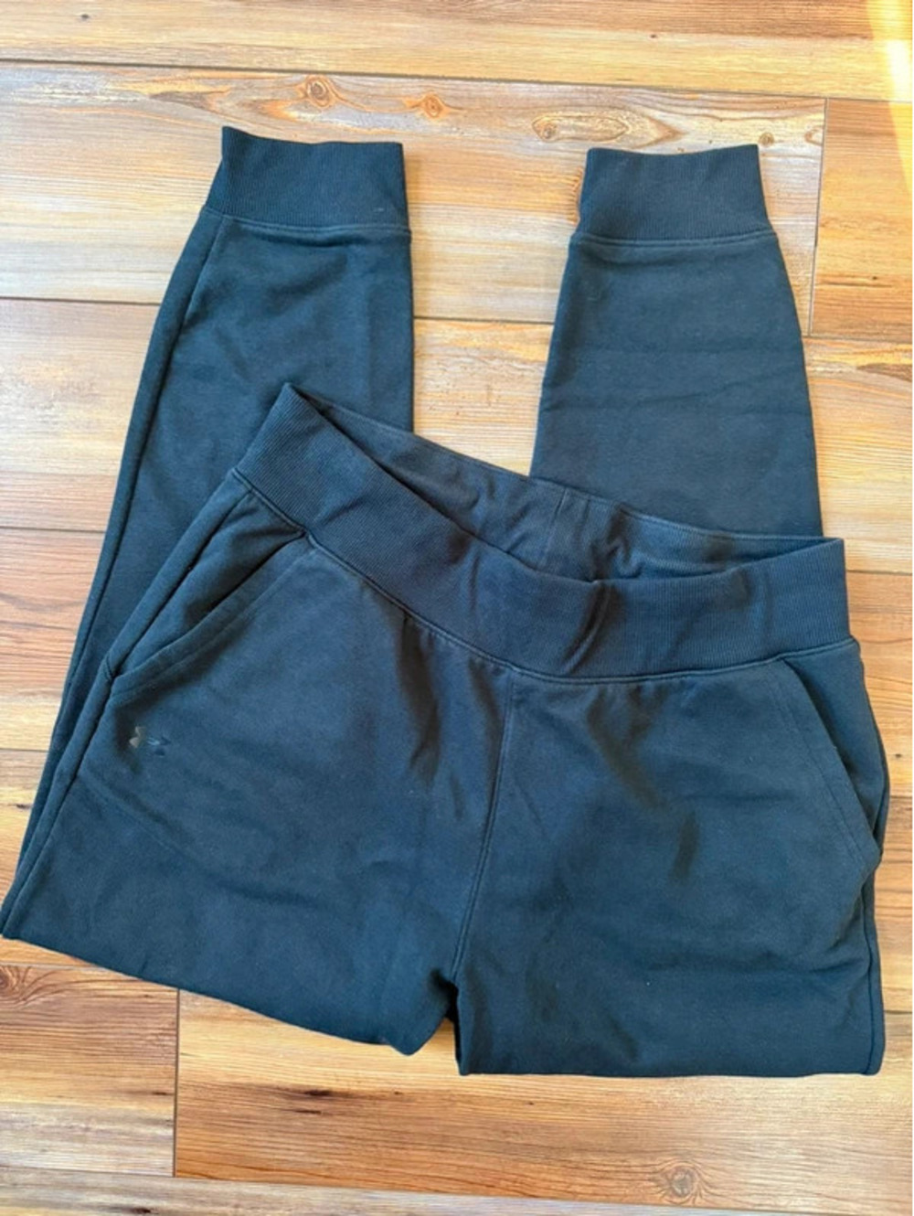 Under armour women’s black joggers cotton style large